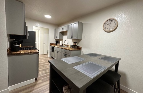 Wasilla Apartamento | Dellwood Den Retreat - Your AK basecamp near downtown Wasilla