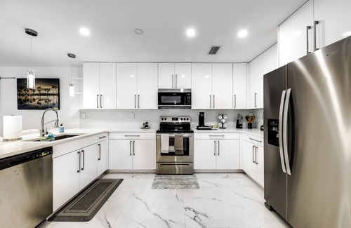 Delray Beach Casa | Delray Beach Home w/ Pool ~ 4 Mi to Beach!