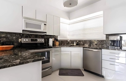 Harbor Beach Casa | DelSole- Waterfront BeachHome,HeatedPool,Wlk2Beach