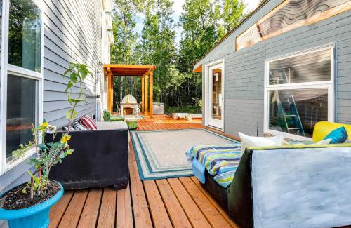 Delta Junction Casa | Delta Junction Rental with Shared Pool and Hot Tub!