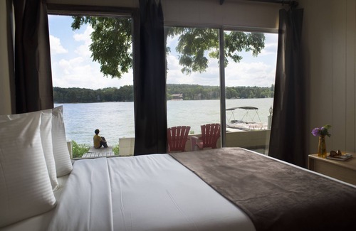 Lake Delton Hotel | Delton Oaks Resort