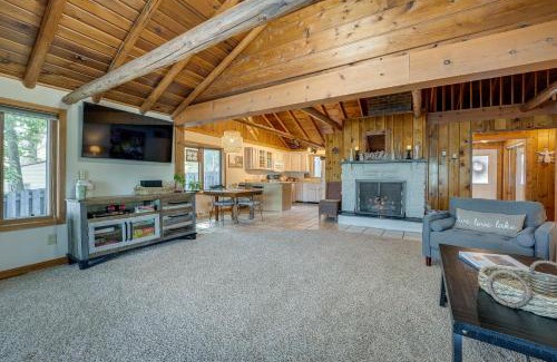 Delton Casa | Delton Oasis Retreat with Lake Views and Deck!