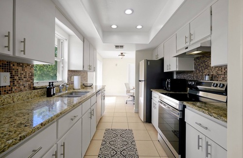 Deltona Lakes Casa | Deltona Getaway 3BR/2BA Home + King Suite & Workspace