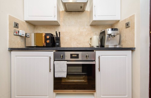Howlett End Cabina | Deluxe 1 Bed Versace Hottub Skytv