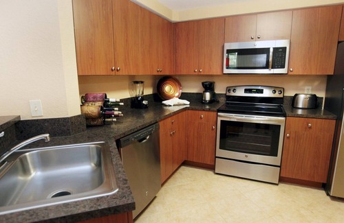 Weston Complejo | Deluxe 1 Bedroom and 1 Bathroom Unit with Full Amenities