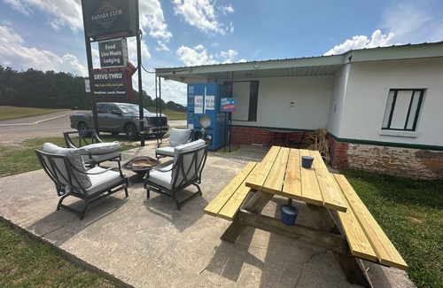 Isabella Apartamento | Deluxe 1-bedroom double room in roadside motel Copperhill with WiFi, AC