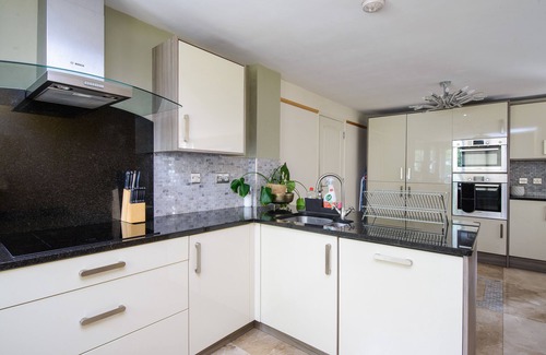 Howlett End Casa | Deluxe 2/3 Bed HotTub SkyTV