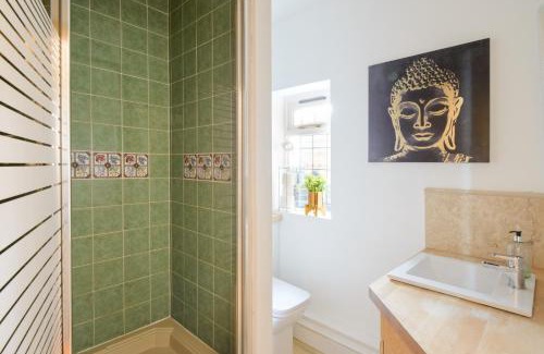 Howlett End Casa | Deluxe 2 Bed Versace HotTub SkyTV