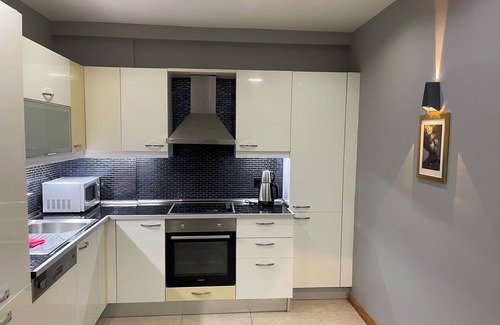 Gumussuyu Mahallesi Apartamento | Deluxe 2 Bedrooms Balcony Residence