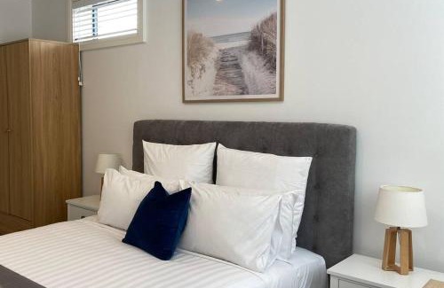 Paihia Apartamento | Deluxe 280sqm 3 bedroom with Pool Table - 200m to beach