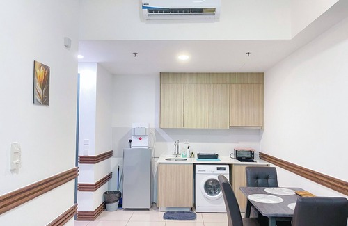 Downtown George Town Condominio | Deluxe 2B2B Sea View Condominium at Tropicana 218 Macalister
