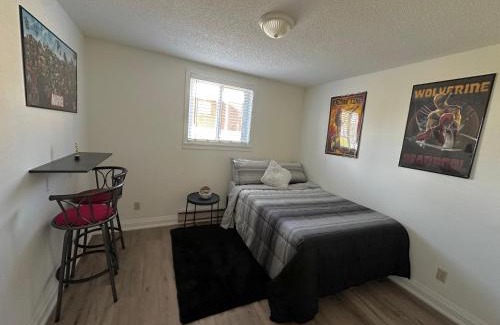 Port Dover Apartamento | Deluxe 2BD Movie Apartment in Port Dover
