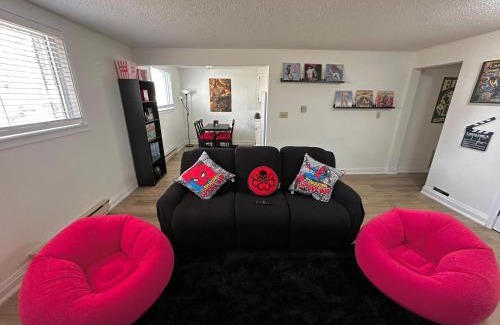 Port Dover Apartamento | Deluxe 2BD Movie Apartment in Port Dover