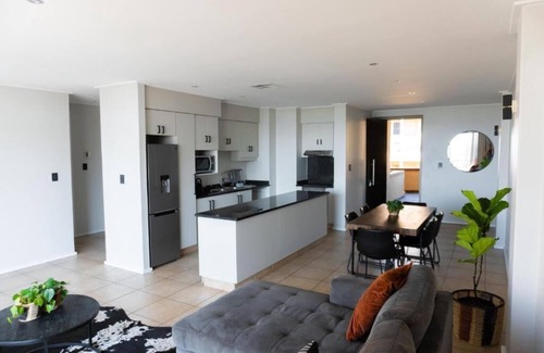 Durban Apartamento | Deluxe 3 Bedroom Apartment with Canal View