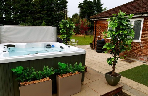 Howlett End Casa | Deluxe 4/5 Bed Hot Tub Cinema Room 15