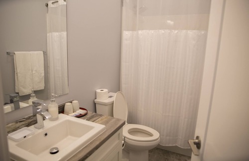 Whitehorse Casa | Deluxe 4 en-suites top floor suite