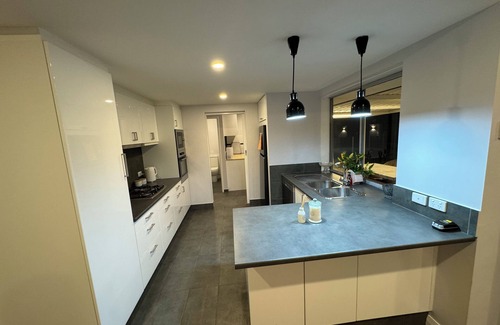 Forrestfield Casa | Deluxe A-class family home with swimming pool