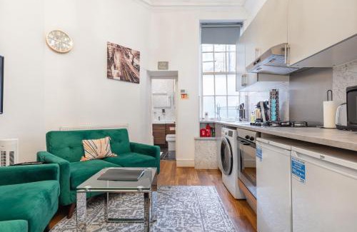 Soho Apartamento | DELUXE AirConditioned Two Bed Apt in Covent Garden
