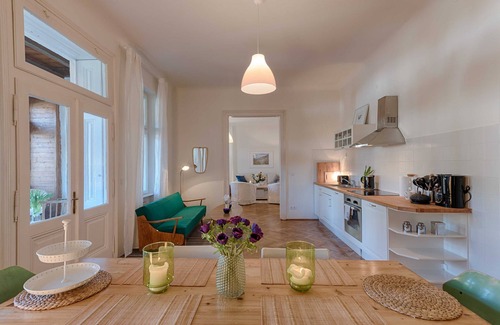 Reichenau an der Rax Apartamento | Deluxe Apartment mit Zwei Schlafzimmern und Wintergarten - Top 1 - Landhaus Blauer Spatz