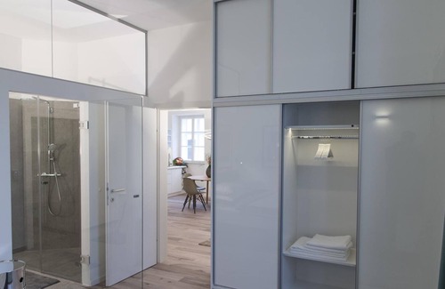 Krems an der Donau Apartamento | Deluxe Apartment in the city centre with private parking, air conditioning and view