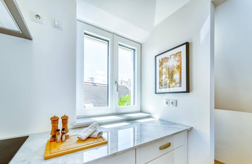 Krems an der Donau Apartamento | Deluxe Apartment with Balcony, Parking and Elevator in the City Centre