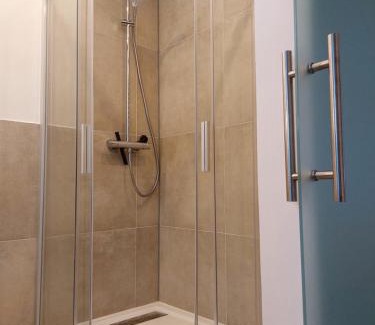 Oberkochen Apartamento | Deluxe Apartment 3 P I 2 SZ I Balkon I Küche in Oberkochen - Hensold, Zeiss fußläufig