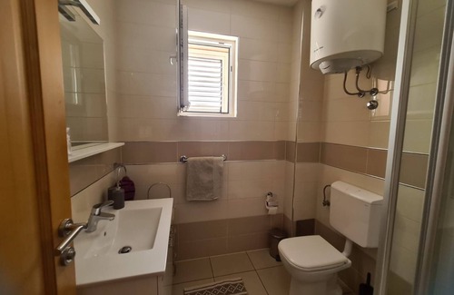 Metajna Condominio | Deluxe apartment for 4 people, private bathroom and terrace with sea view