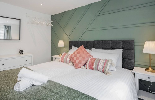 Milton Keynes Apartamento | Deluxe Apartment - 7 Mins Drive to City Centre - Wifi & TV by Yoko Property