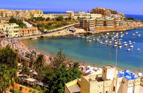 Swieqi Apartamento | Deluxe Apartment Steps to St George s Bay