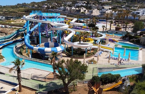 Swieqi Apartamento | Deluxe Apartment Steps to St George s Bay