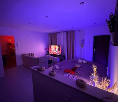 Freneuse Apartamento | Deluxe appartement Jacuzzi