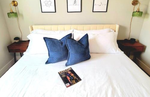 Rogers Apartamento | Deluxe Apt, King Bed, Pool, Gym,free "p"