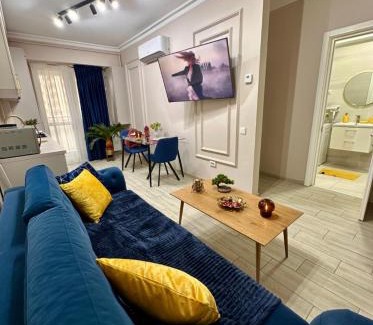 Iasi Apartamento | Deluxe Azure Apartment near Palas Mall