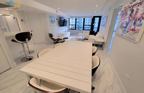 Mid Beach Apartamento | Deluxe Beach Resort - HORA RENTALS