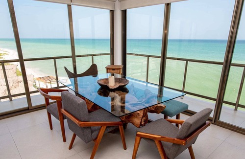 San Benito Apartamento | Deluxe Beachfront 3BR Penthouse, Private Jacuzzi!
