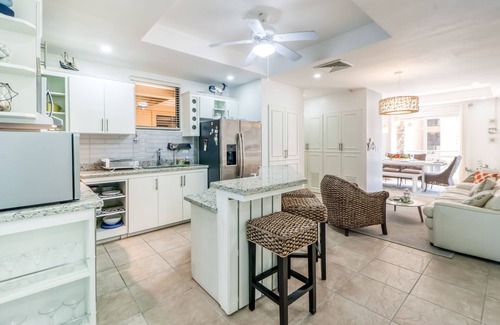 Barrio Los Villalobos Apartamento | Deluxe, Beachfront Apartment w/ Shared Pools, Free WiFi, & Central A/C