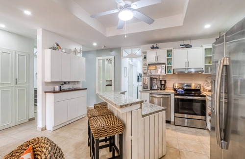 Barrio Los Villalobos Apartamento | Deluxe, Beachfront Apartment w/ Shared Pools, Free WiFi, & Central A/C