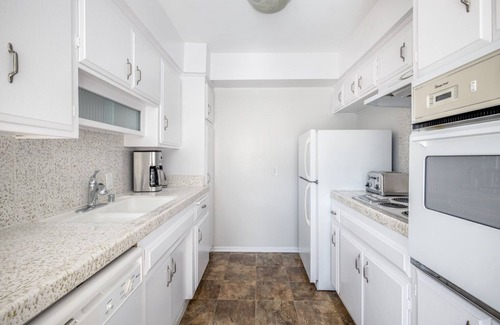 Beverly Hills Apartamento | Deluxe Beverly Hills 1BR, Pool, near Beverly Center, by Blueground