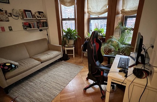 Park Slope Casa | Deluxe Boho Brooklyn Brownstone w/ Private Garden!