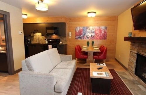 Banff Condominio | Deluxe, brillante, espacioso | Base de la montaña del túnel