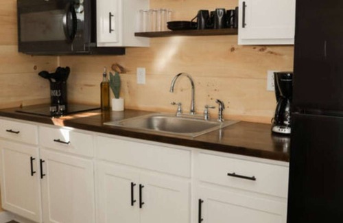 Milroy Cabina | Deluxe Cabin 4 - Hartman Center