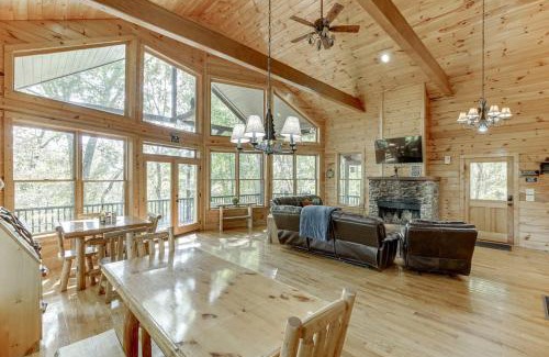Cleveland Casa | Deluxe Cabin For Groups Near Helen w Hot Tub