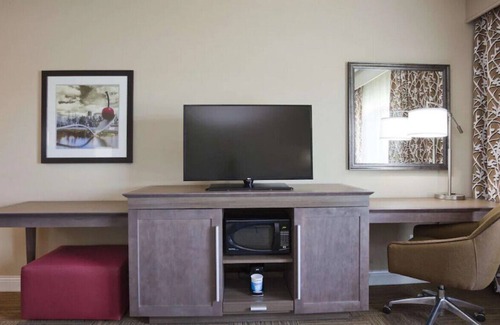 Roseville Casa | Deluxe & Cozy Room! An Oasis of Comfort & Elegance