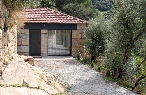 Cinfaes Casa | Deluxe Double or Twin Room with Astonishing View Over Douro River