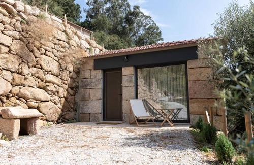 Cinfaes Casa | Deluxe Double or Twin Room with Astonishing View Over Douro River