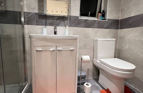West Ham Casa | Deluxe Double Room with Shower