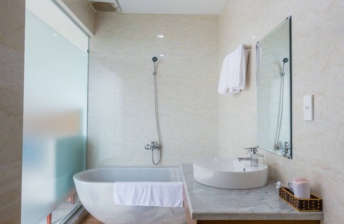 Thanh Ha Hotel | Habitación doble de lujo con vista al jardín