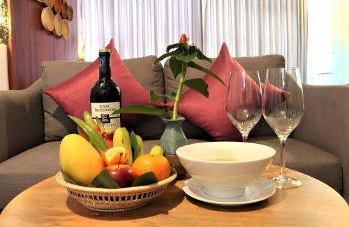 Wat Bo Area Casa | Deluxe Double Room with Patio or Balcony