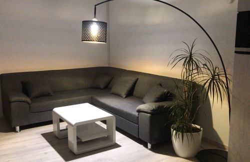 Schwarza Apartamento | Deluxe Double Studio with kitchen line, bathroom, Shower, Toilet & king bed