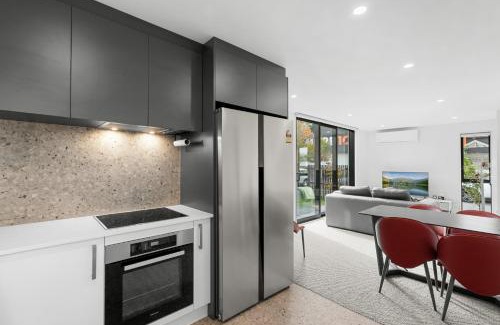 Sydenham Apartamento | Deluxe Downtown Residence 3 Bed 3 Bath